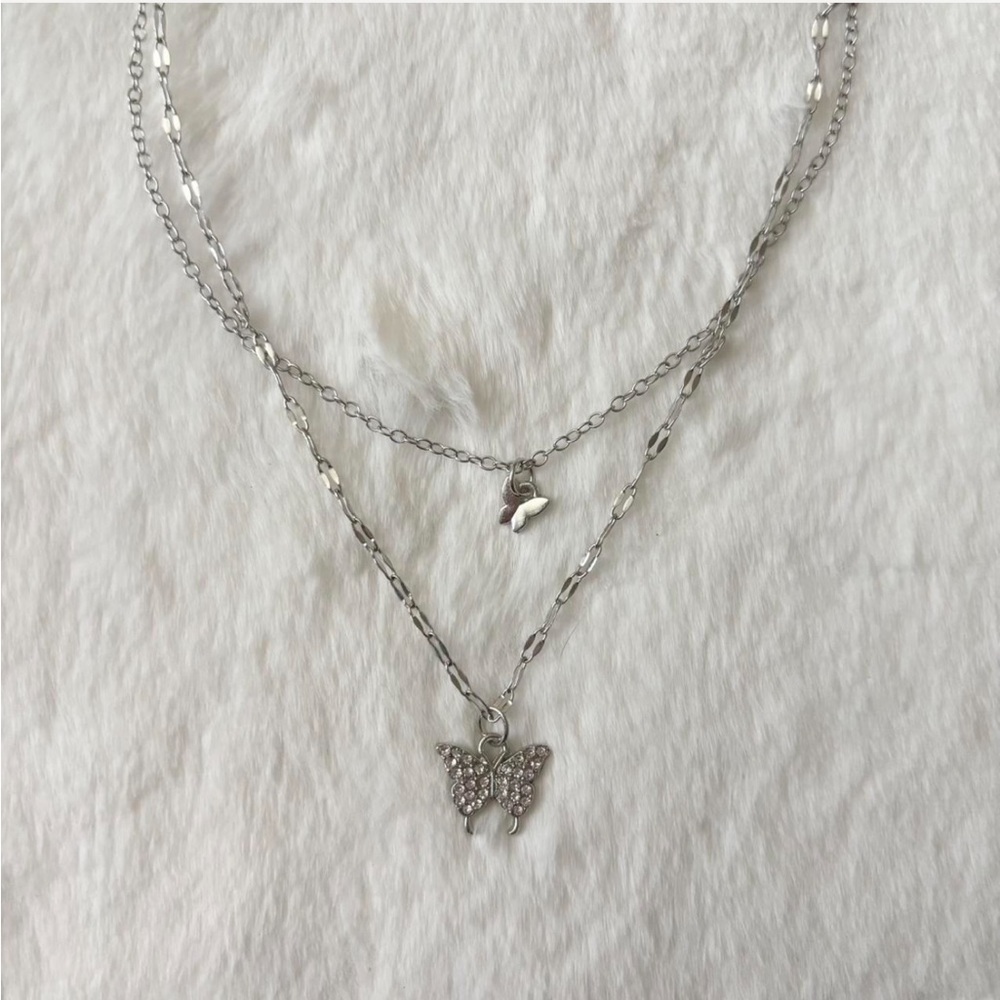 5/$15 🩷 MUST BUNDLE Silver-Tone Rhinestone Butterfly Layered Necklace - Picture 3 of 5